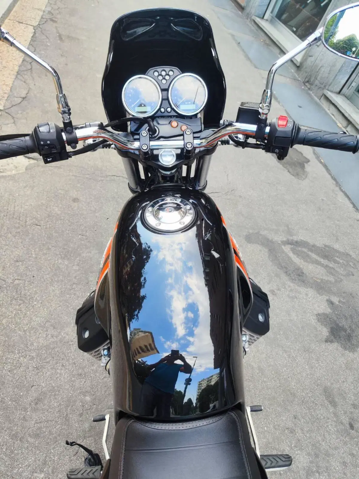 Moto Guzzi V7 II Special (2015 - 17) (20)