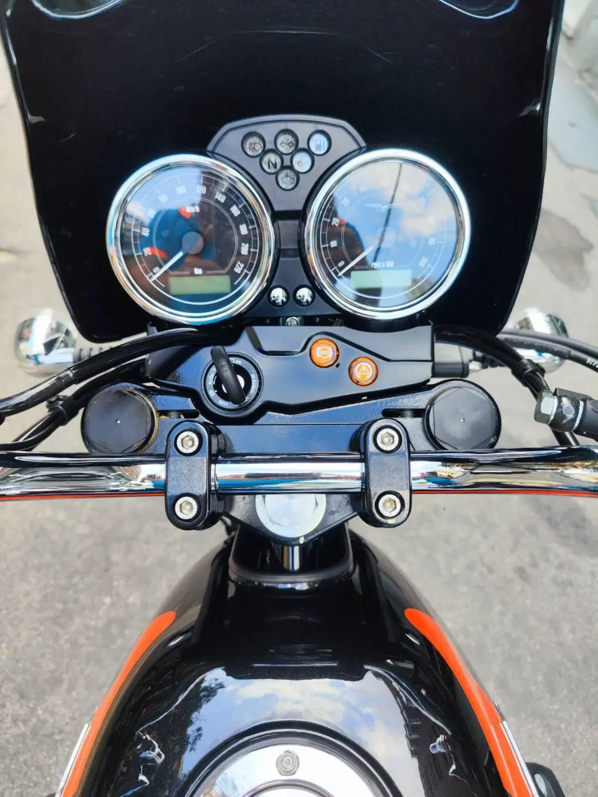 Moto Guzzi V7 II Special (2015 - 17) (15)
