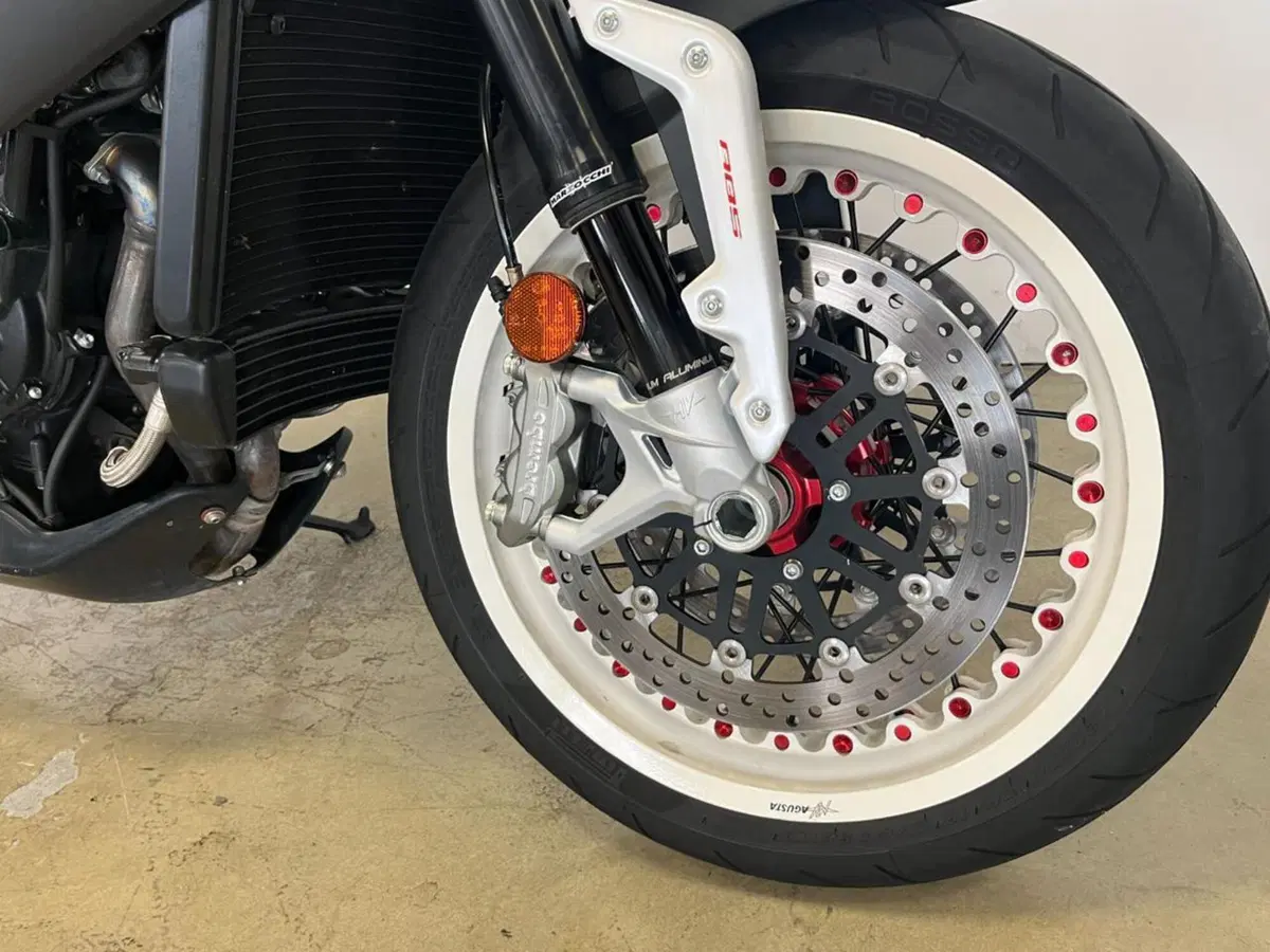 MV Agusta Dragster 800 (2014 - 19) (4)