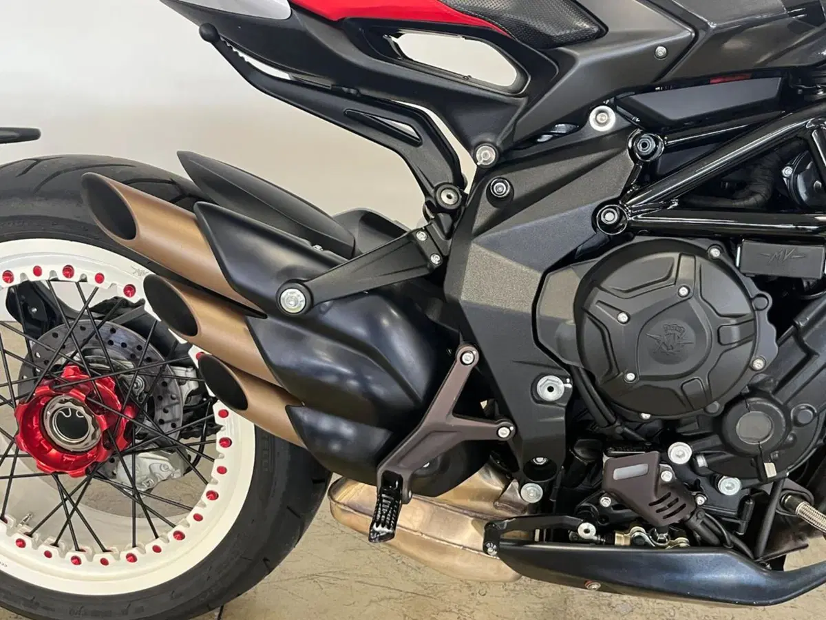 MV Agusta Dragster 800 (2014 - 19) (10)