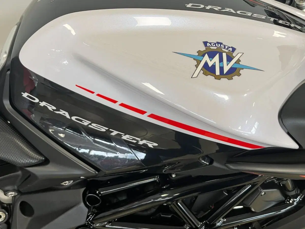 MV Agusta Dragster 800 (2014 - 19) (7)
