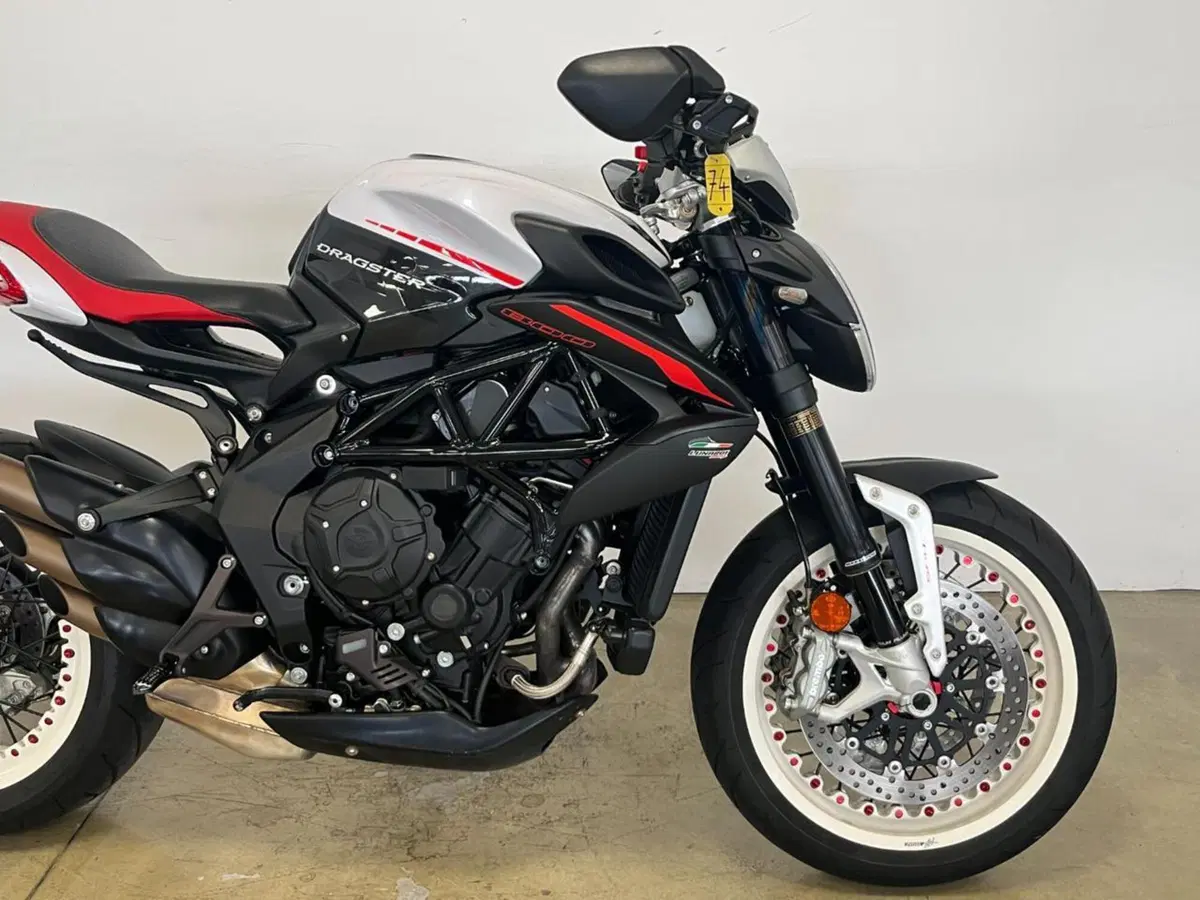MV Agusta Dragster 800 (2014 - 19) (5)