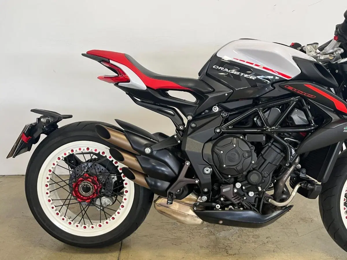 MV Agusta Dragster 800 (2014 - 19) (6)