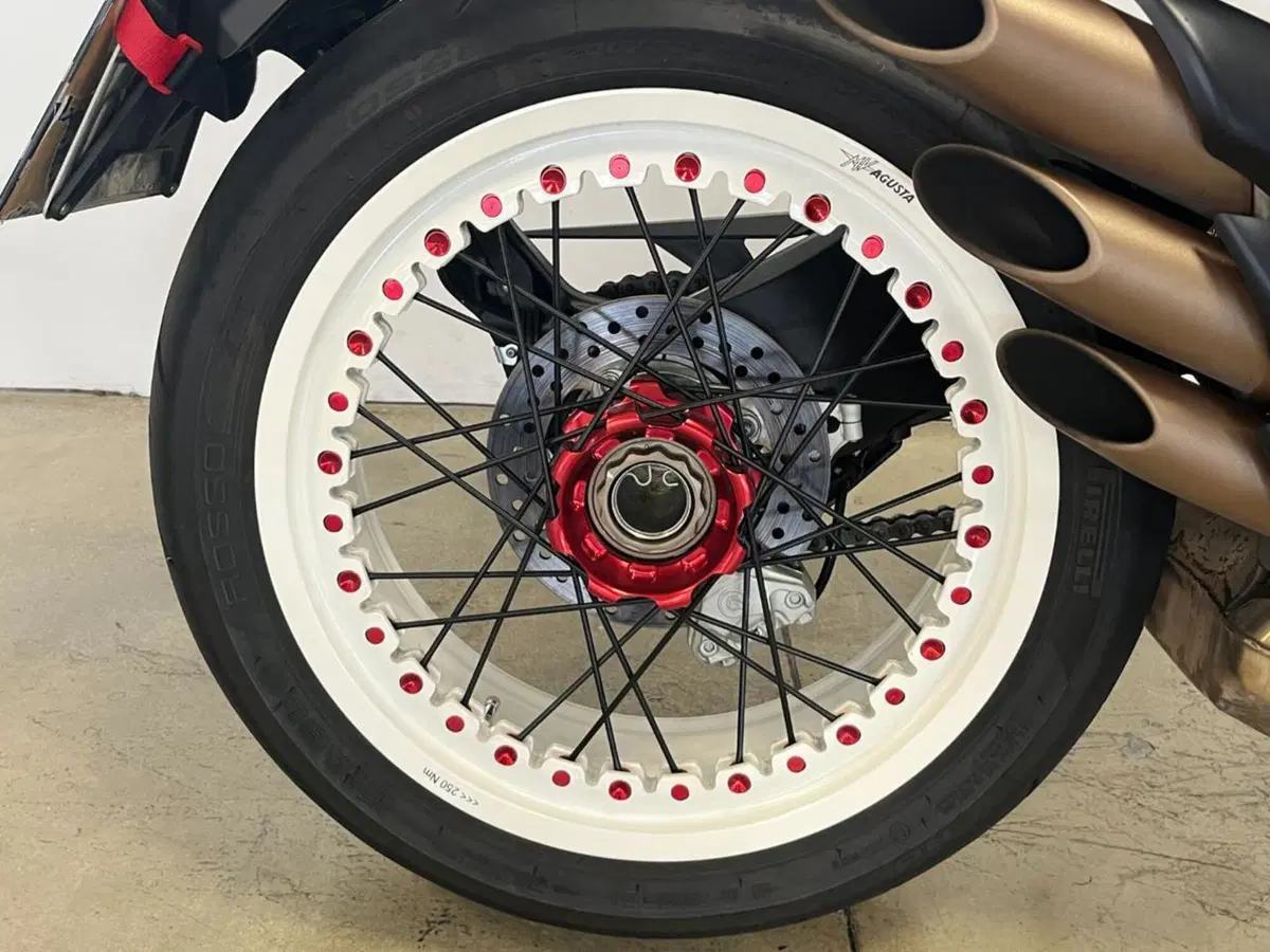MV Agusta Dragster 800 (2014 - 19) (9)