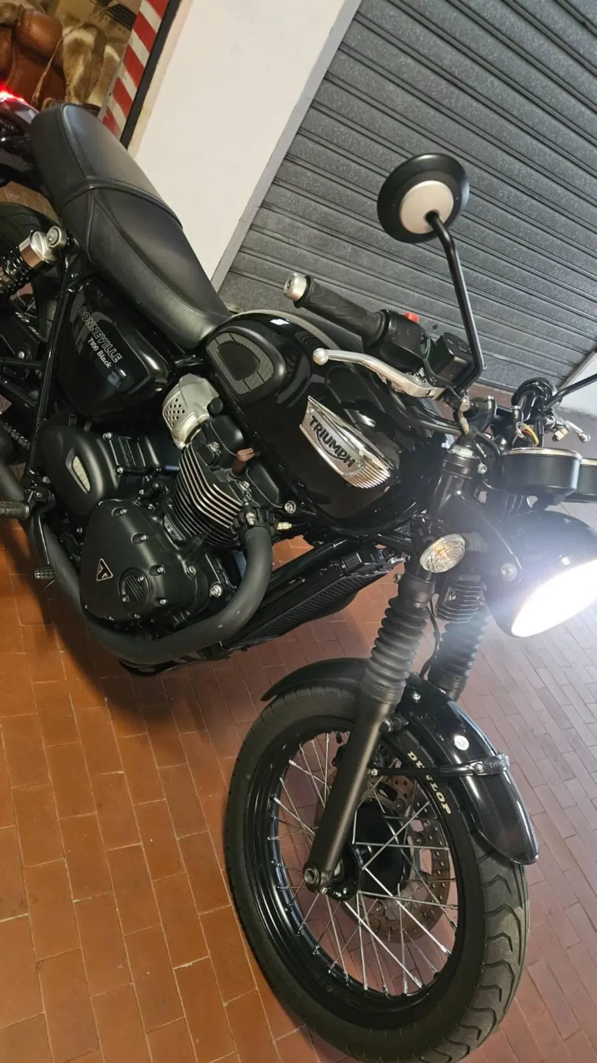Triumph Bonneville T100 Black (2017 - 20) (3)