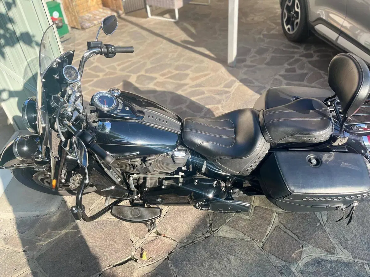 Harley-Davidson 107 Heritage Classic (2018 - 19) - FLHC (8)