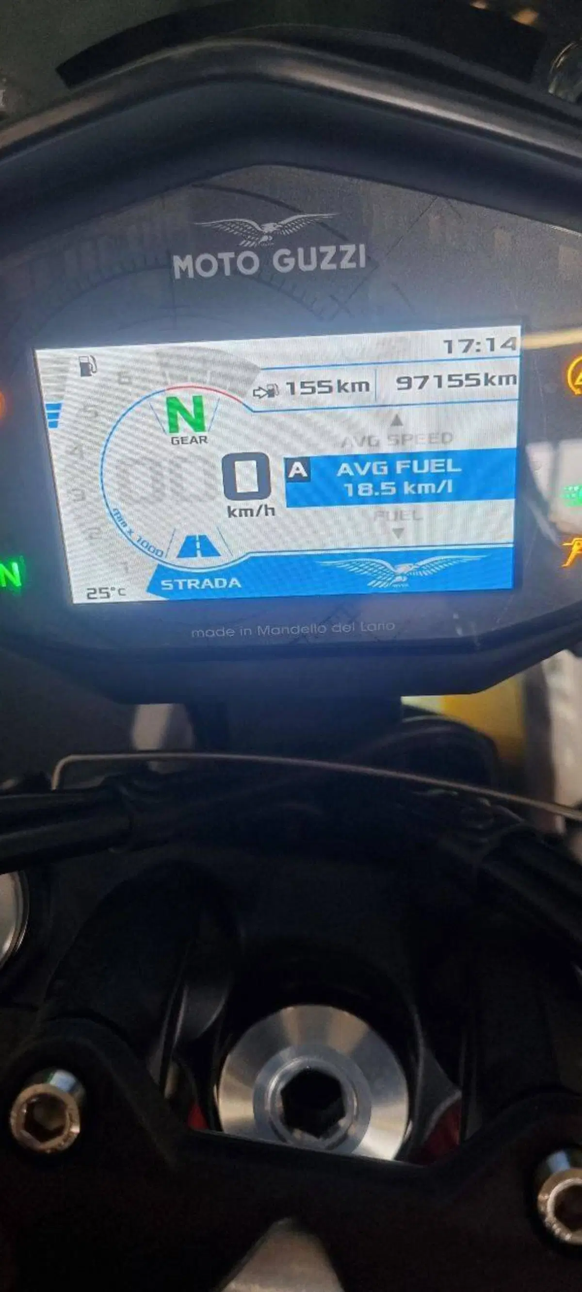Moto Guzzi V85 TT Evocative Graphics (2019 - 20) (4)