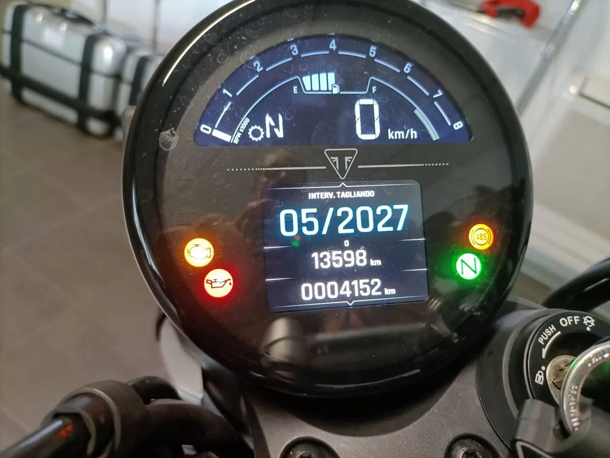 Triumph Speed Twin 900 (2025 - 26) (5)