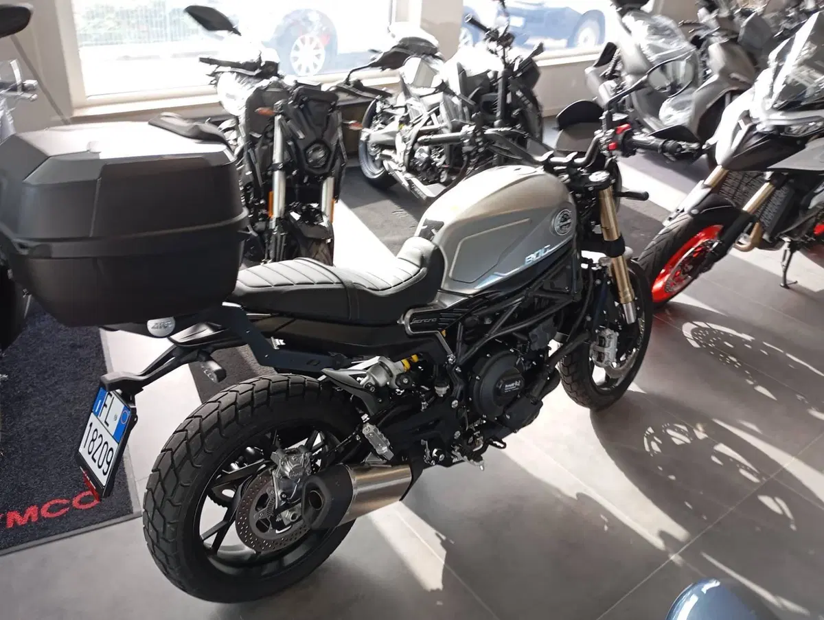 Benelli Leoncino 800 (2022 - 26) (2)