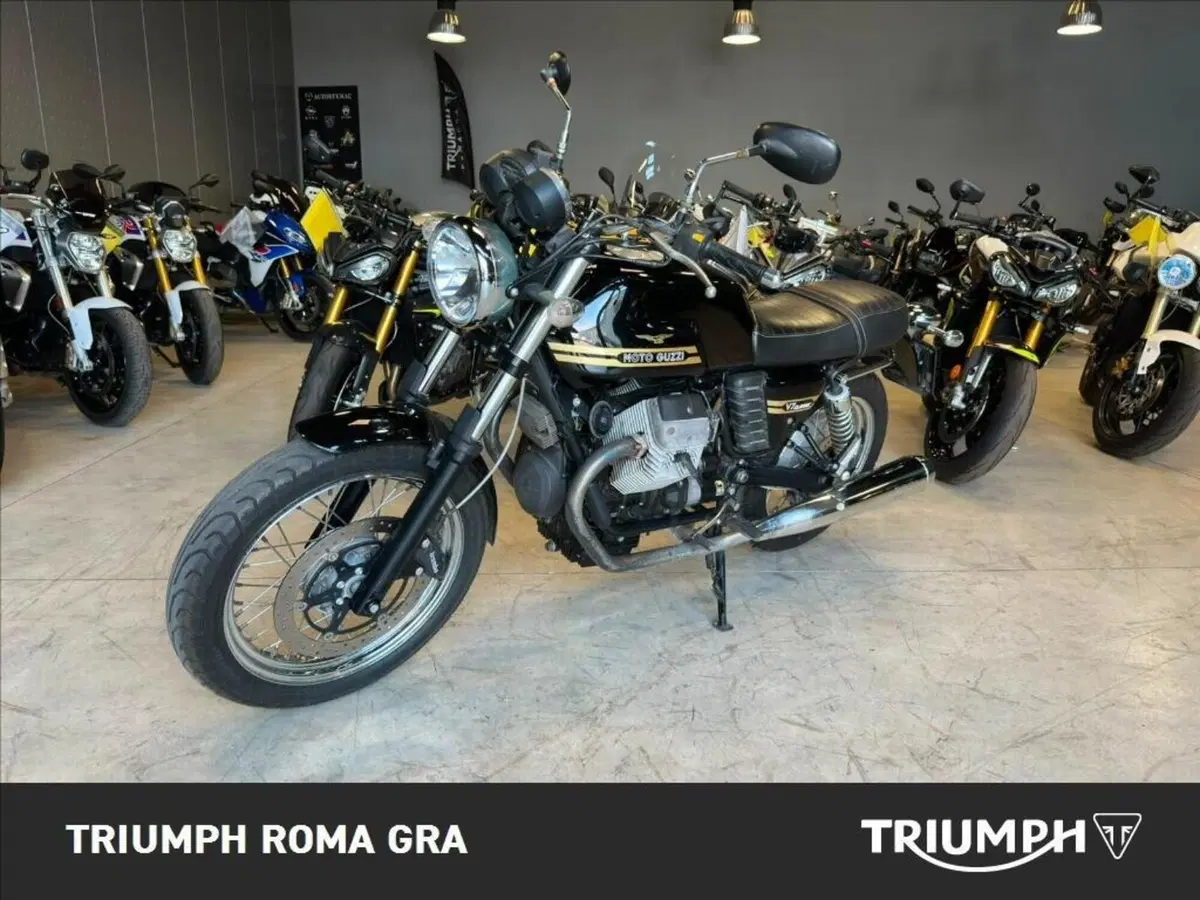 Moto Guzzi V7 Classic (2008 - 12) (2)