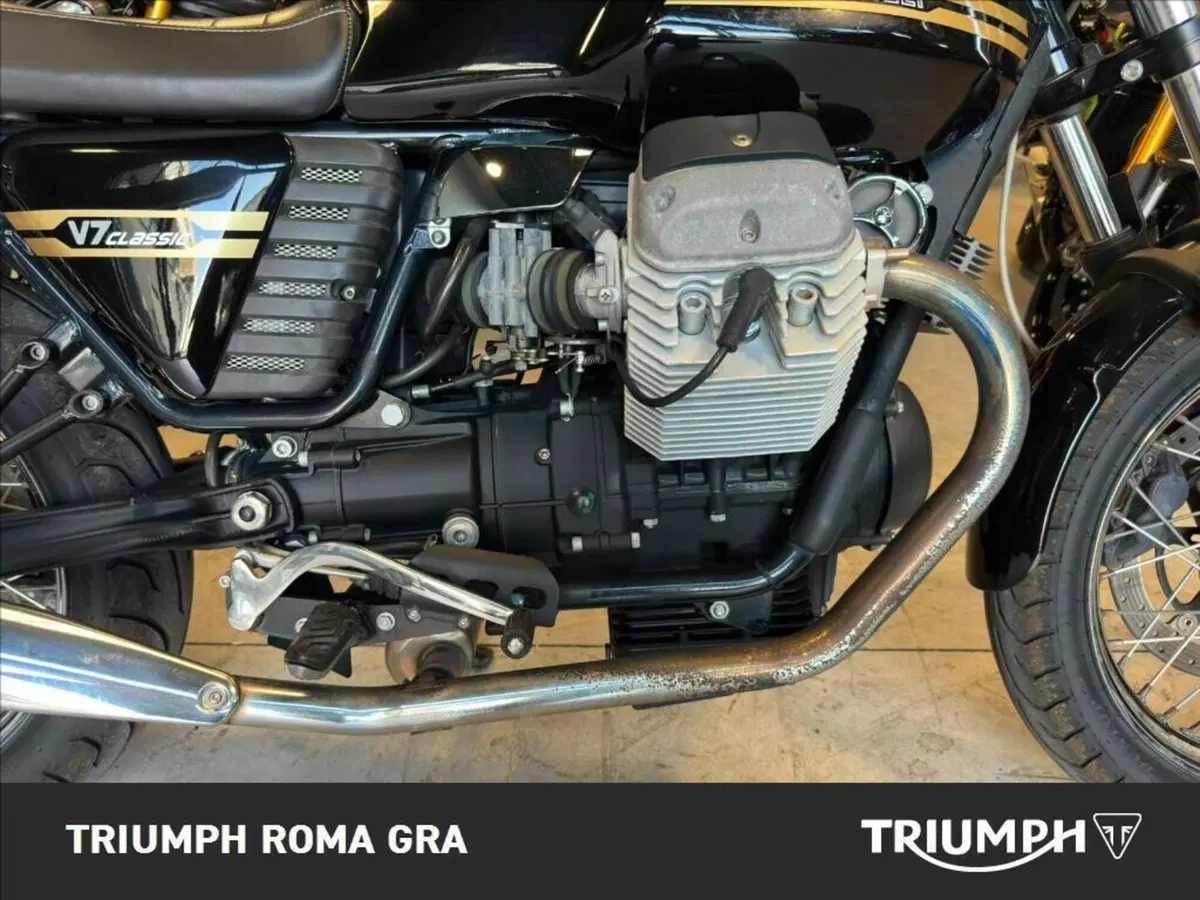 Moto Guzzi V7 Classic (2008 - 12) (7)