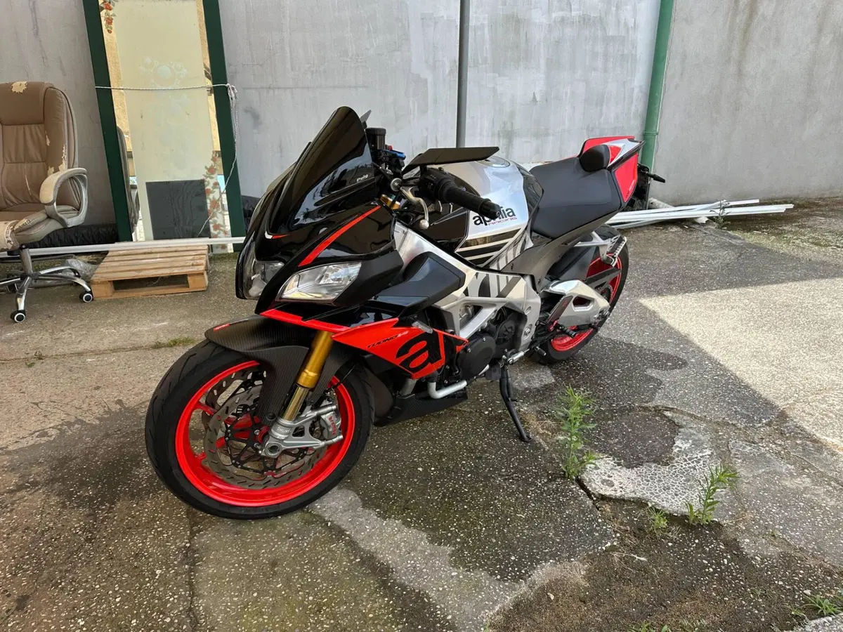 Aprilia Tuono V4 Factory (2017 - 18) (3)