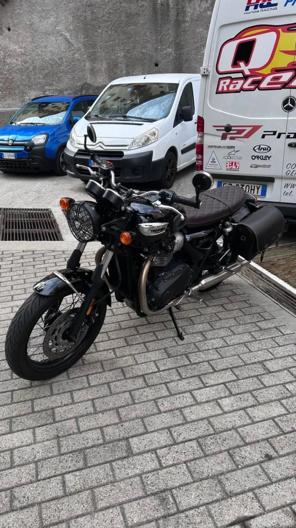 Triumph Bonneville T100 (2021 - 25) (3)