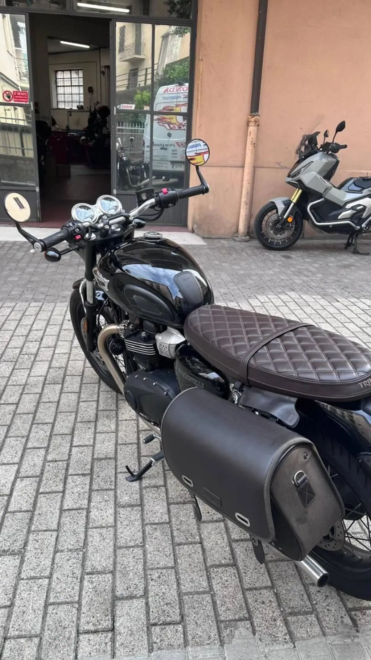 Triumph Bonneville T100 (2021 - 25) (5)