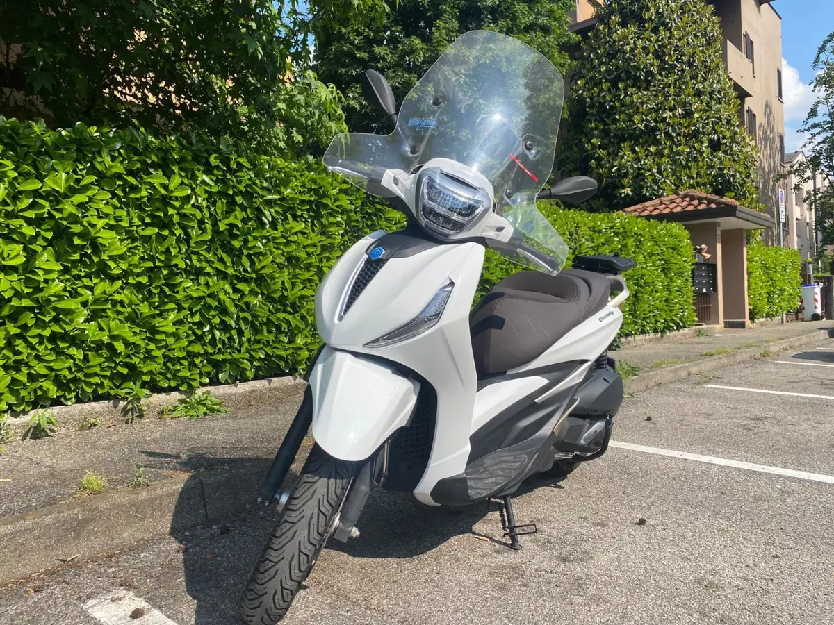 Piaggio Beverly 300 ABS-ASR (2021 - 25) (3)