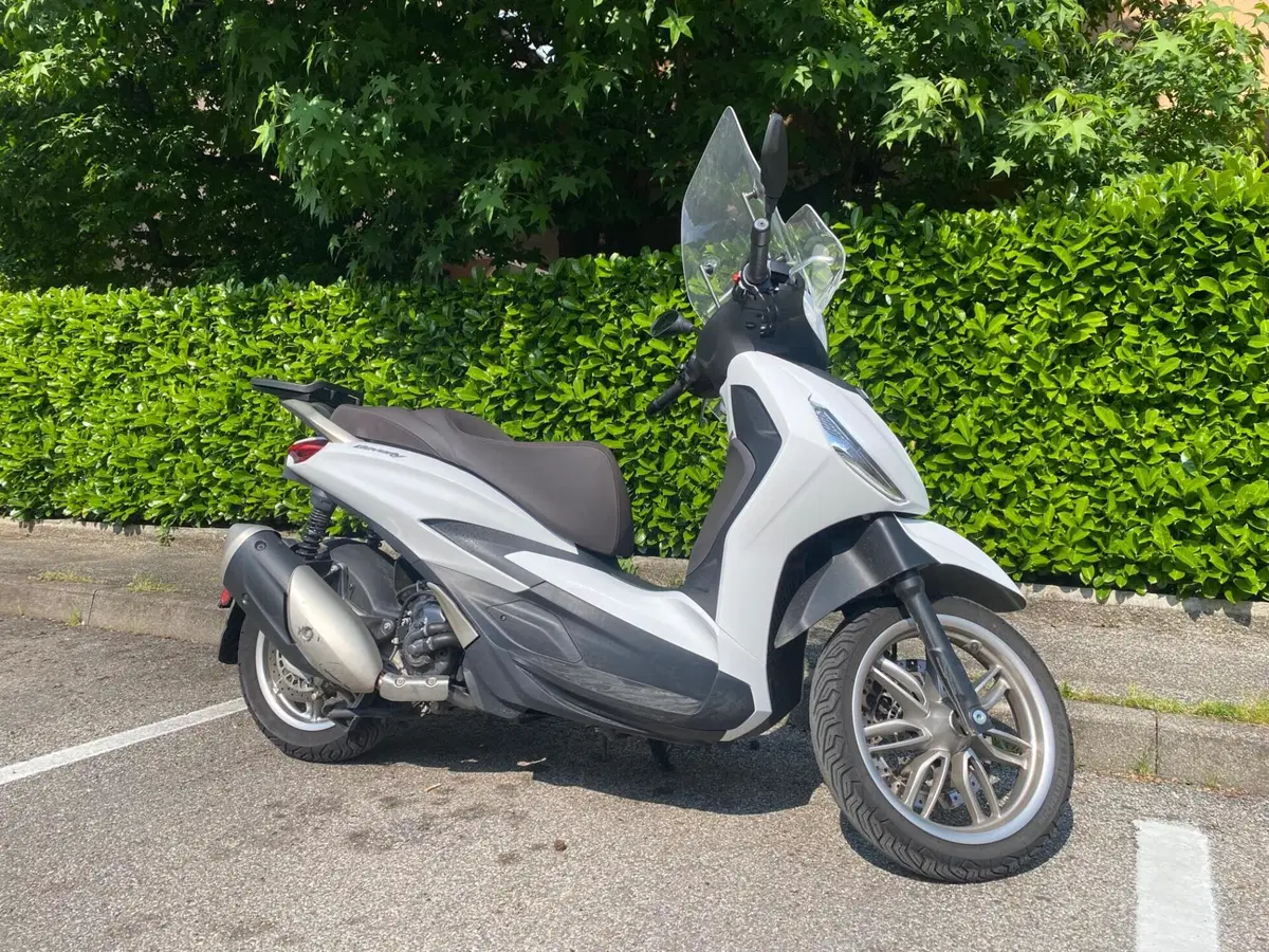 Piaggio Beverly 300 ABS-ASR (2021 - 25) (5)