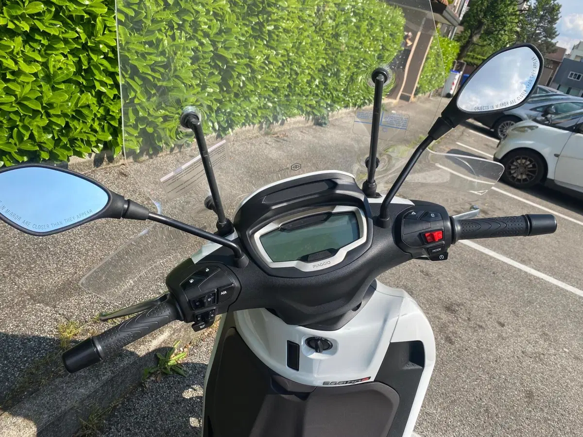 Piaggio Beverly 300 ABS-ASR (2021 - 25) (8)