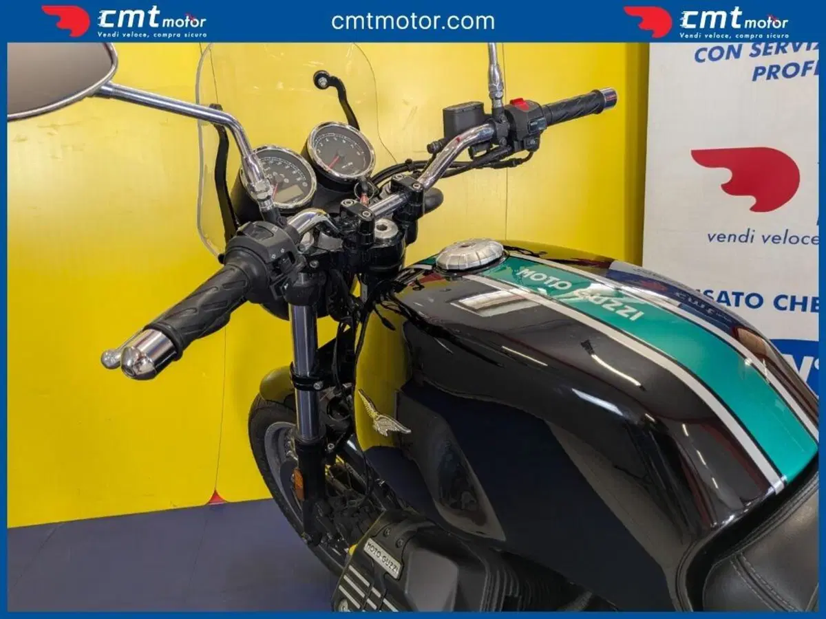 Moto Guzzi V7 III Special (2017 - 20) (12)
