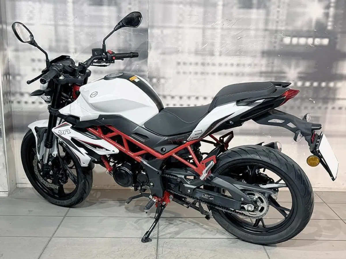 Benelli BN 125 (2021 - 25) (2)