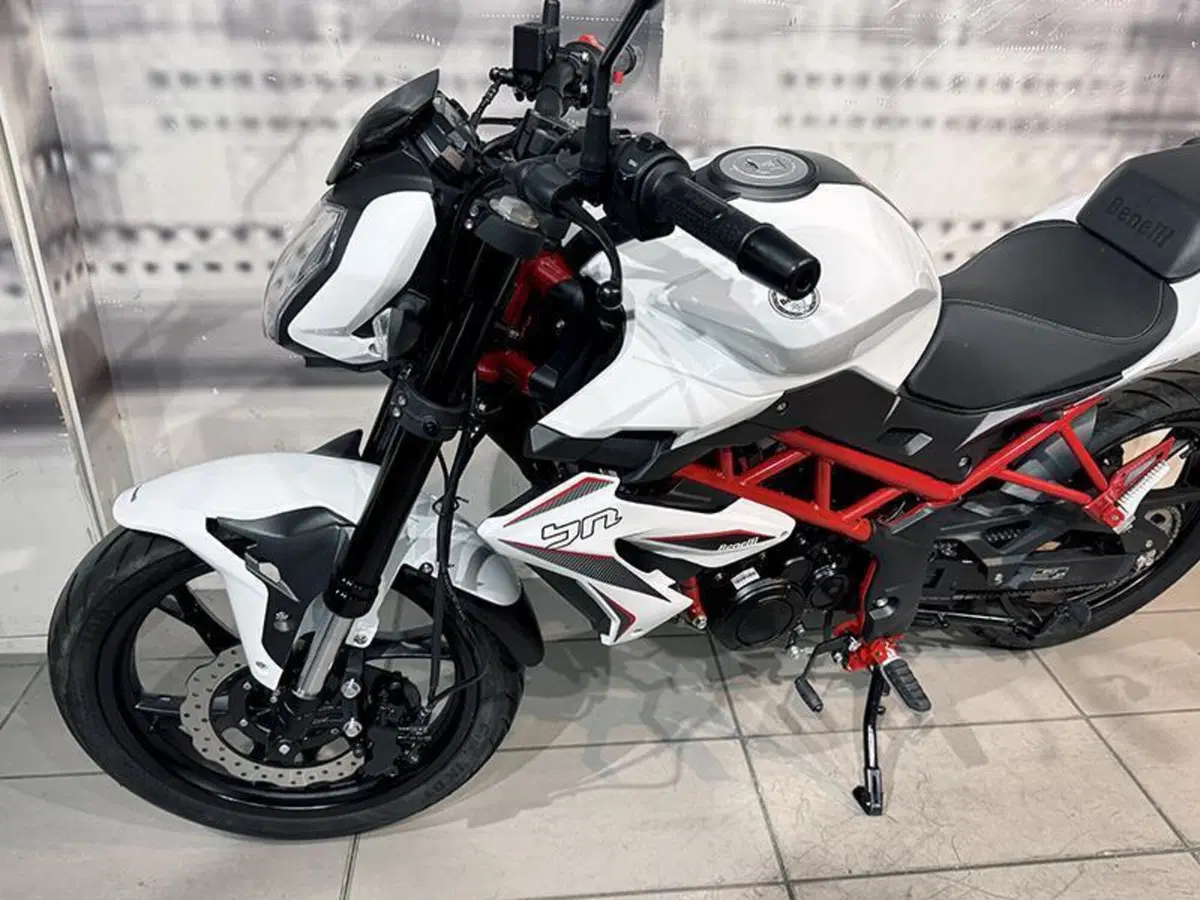 Benelli BN 125 (2021 - 25) (3)