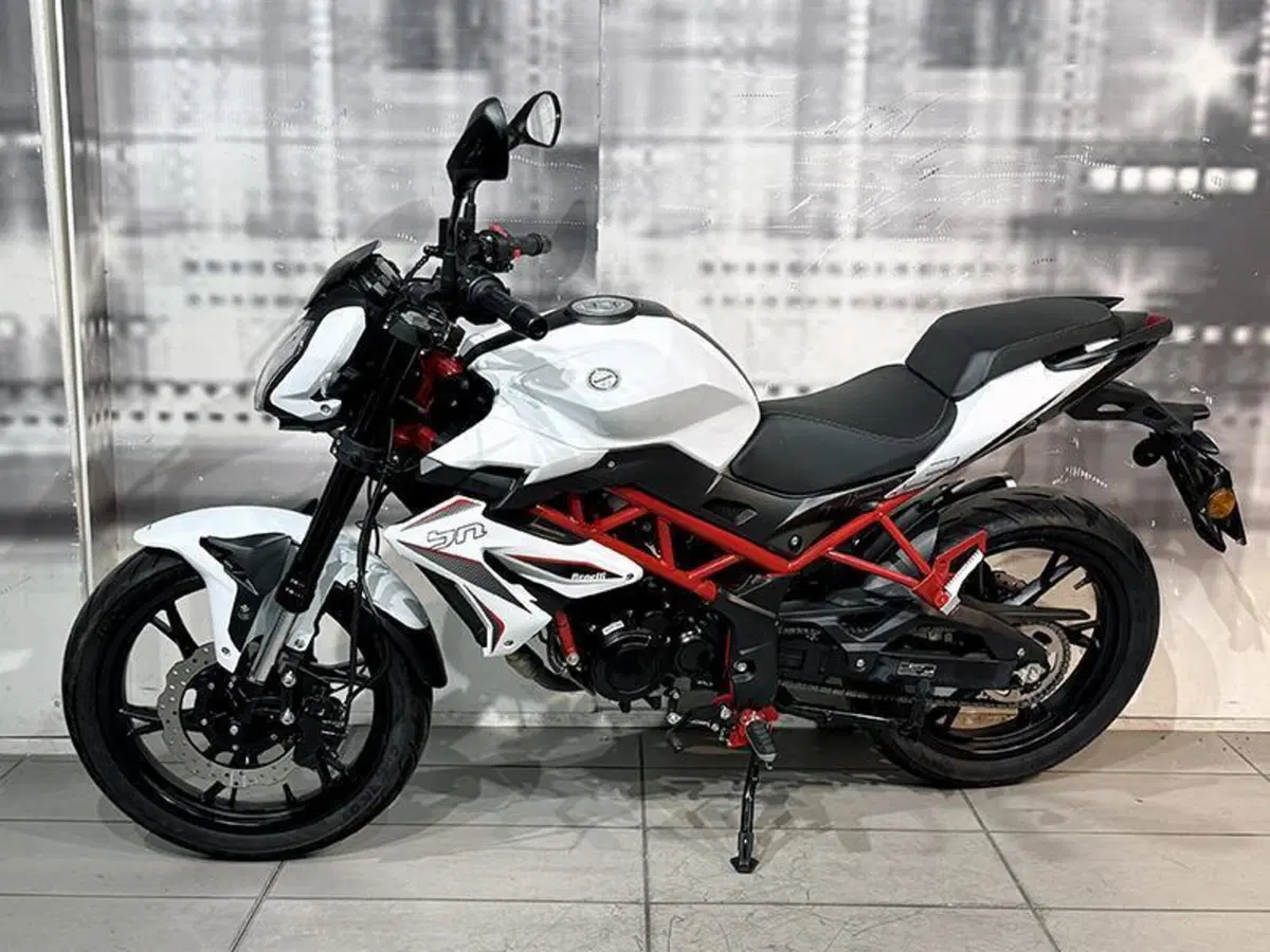 Benelli BN 125 (2021 - 25) (6)