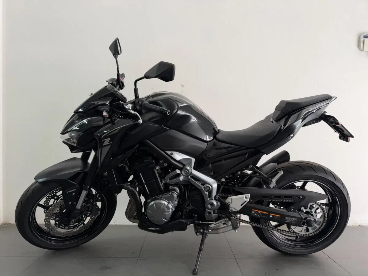 Kawasaki Z 900 (2017 - 18) (2)
