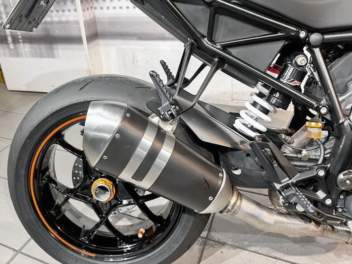 KTM 1290 Super Duke R ABS (2017 - 18) (3)