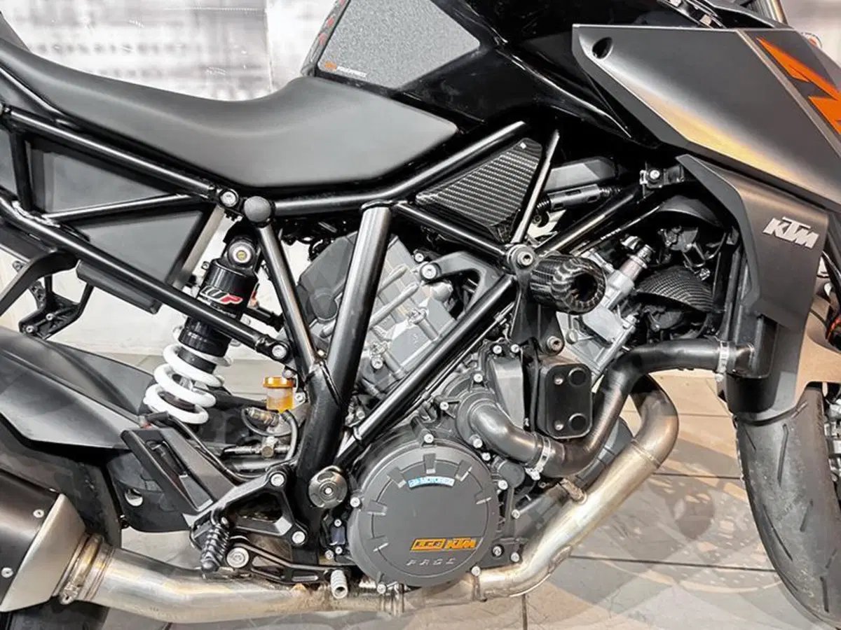 KTM 1290 Super Duke R ABS (2017 - 18) (8)