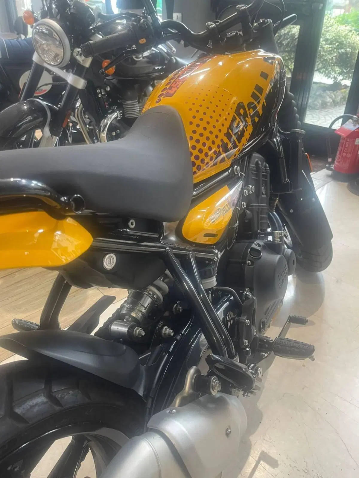 Royal Enfield Guerrilla 450 (2024 - 26) (8)