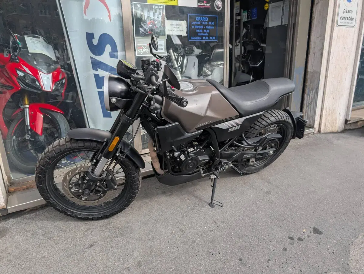Brixton Motorcycles Crossfire 125 (2023 - 26) (2)