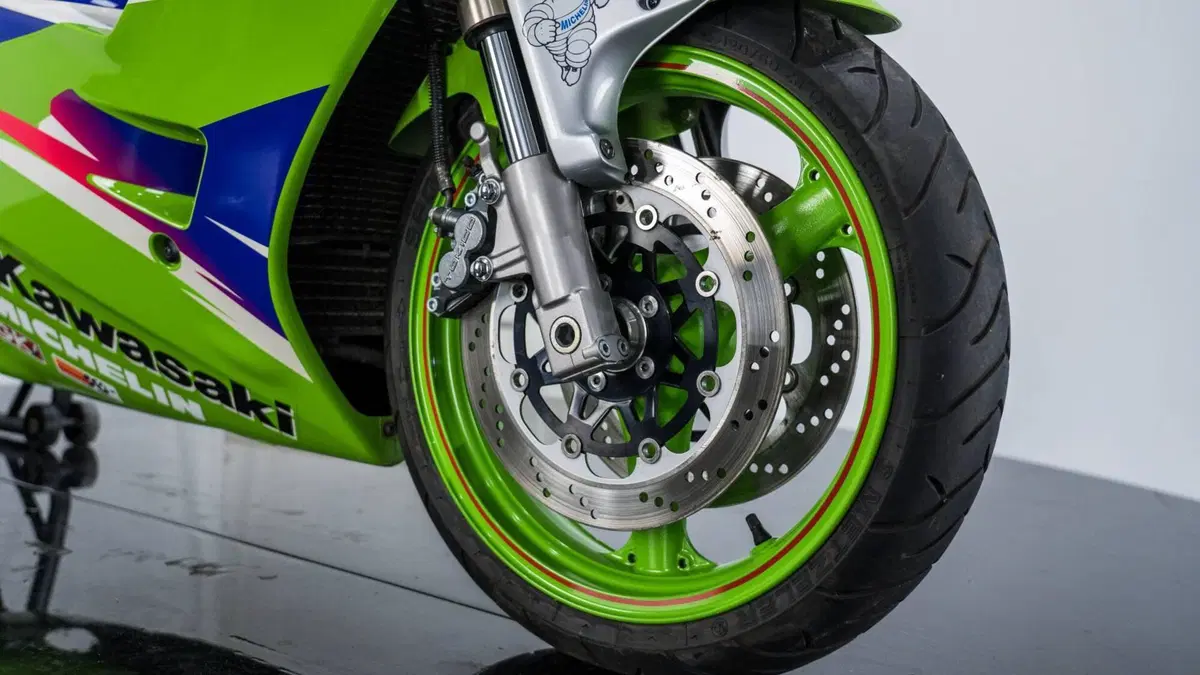 Kawasaki ZXR 400 (1999 - 02) (16)