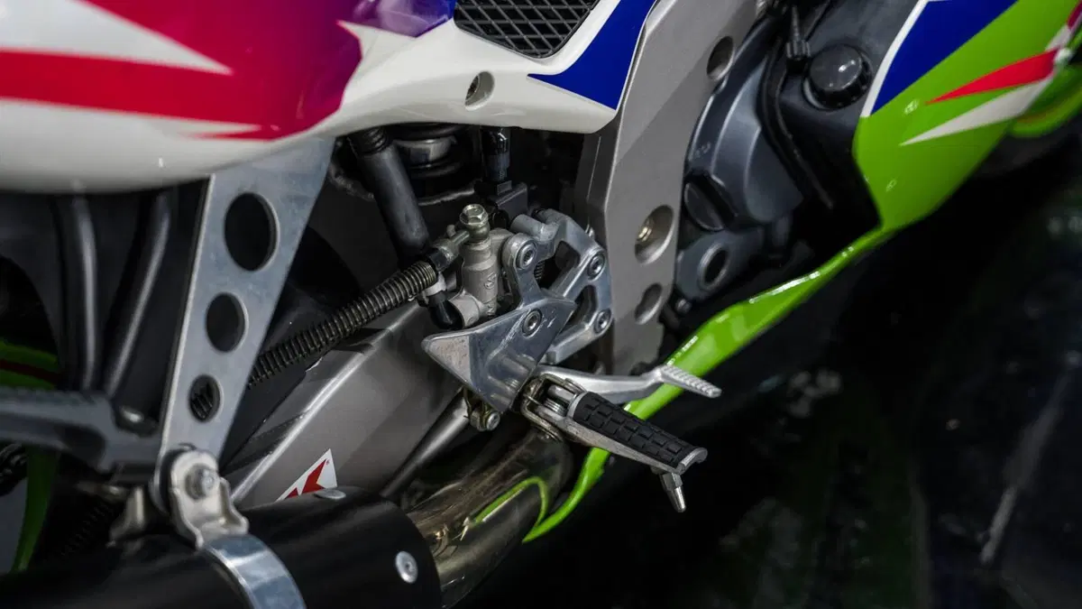 Kawasaki ZXR 400 (1999 - 02) (19)