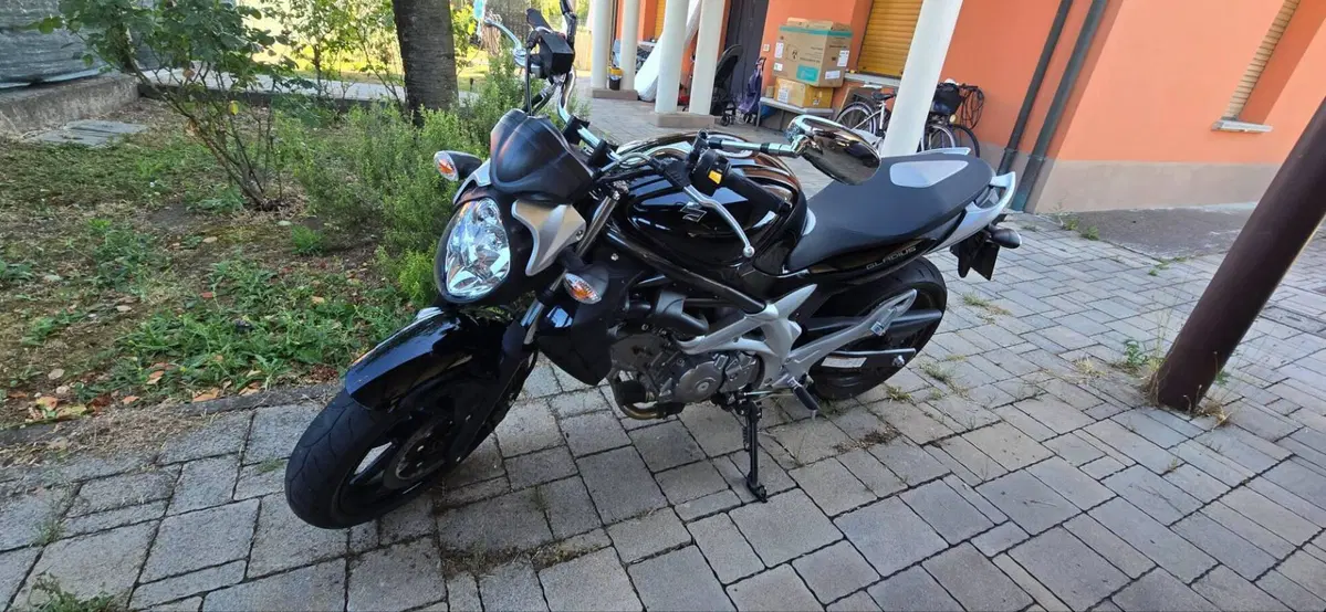 Suzuki Gladius 650 SFV (2009 - 15)