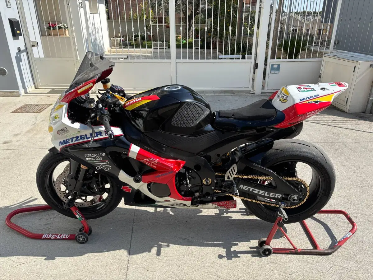 Suzuki GSX-R1000 (2006 - 08) (3)