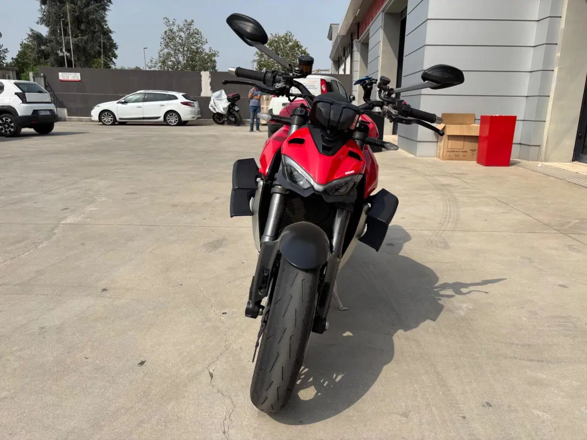 Ducati Streetfighter V4 1100 (2021 - 22) (3)