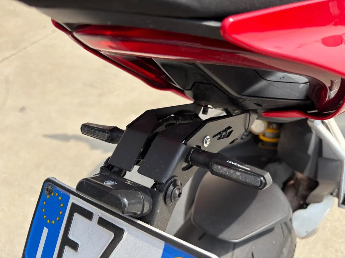 Ducati Streetfighter V4 1100 (2021 - 22) (12)