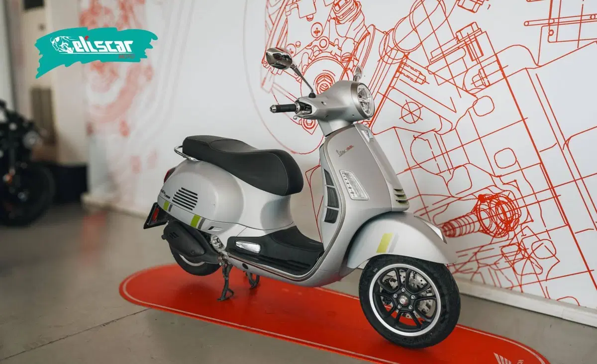 Vespa GTS 300 Super (2023 - 24) (2)