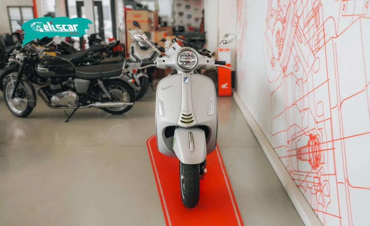 Vespa GTS 300 Super (2023 - 24) (3)
