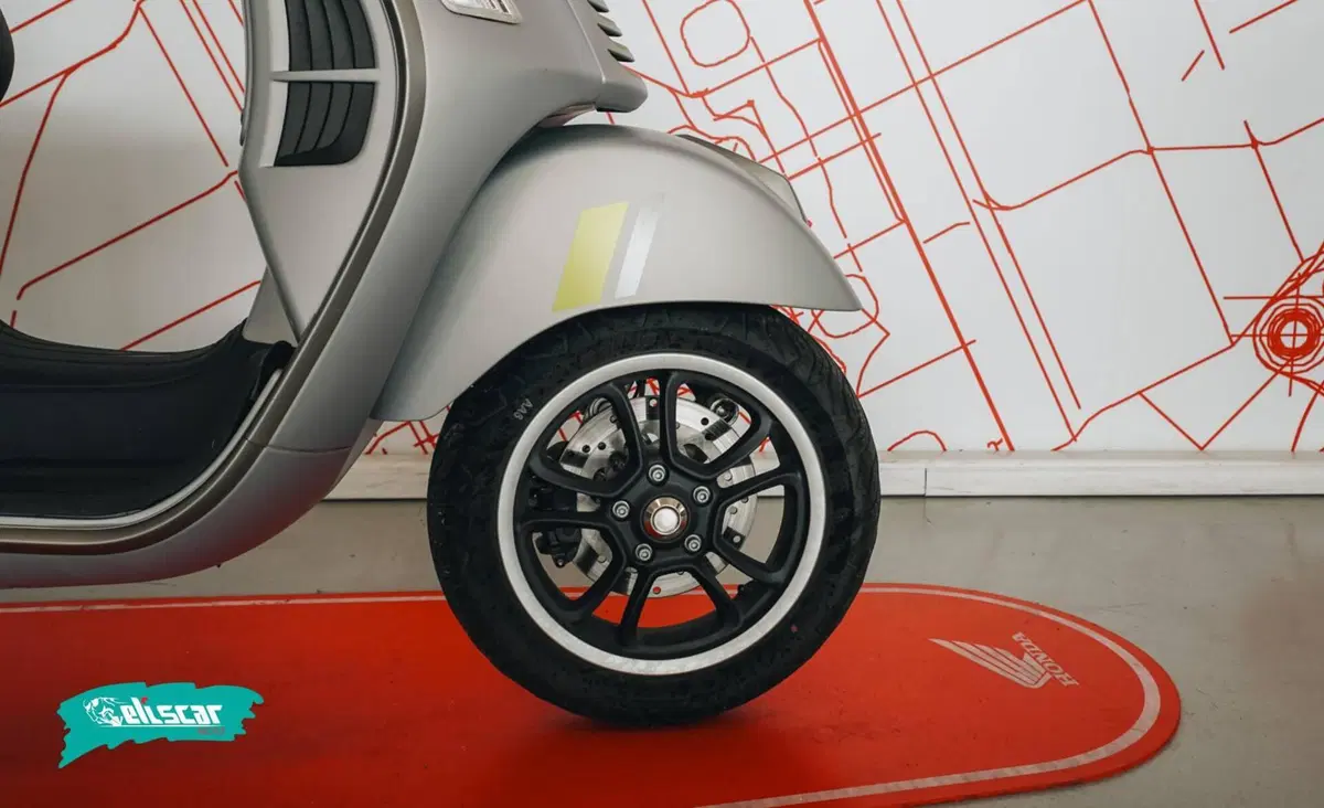 Vespa GTS 300 Super (2023 - 24) (8)