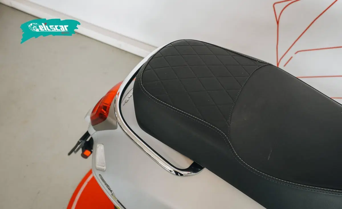 Vespa GTS 300 Super (2023 - 24) (9)