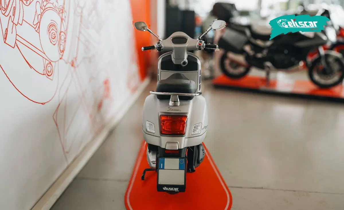 Vespa GTS 300 Super (2023 - 24) (5)