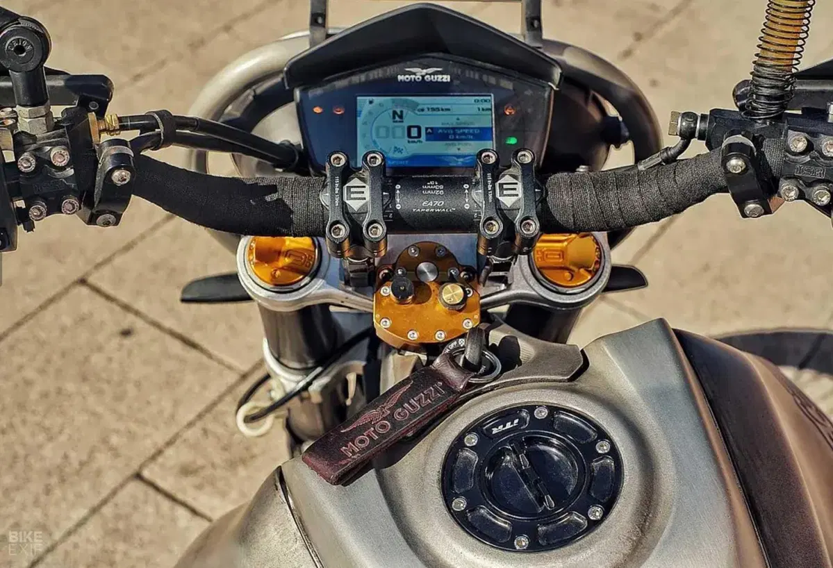 Una V85 TT da Dakar: la Moto Guzzi che sognavamo esiste già? (5)