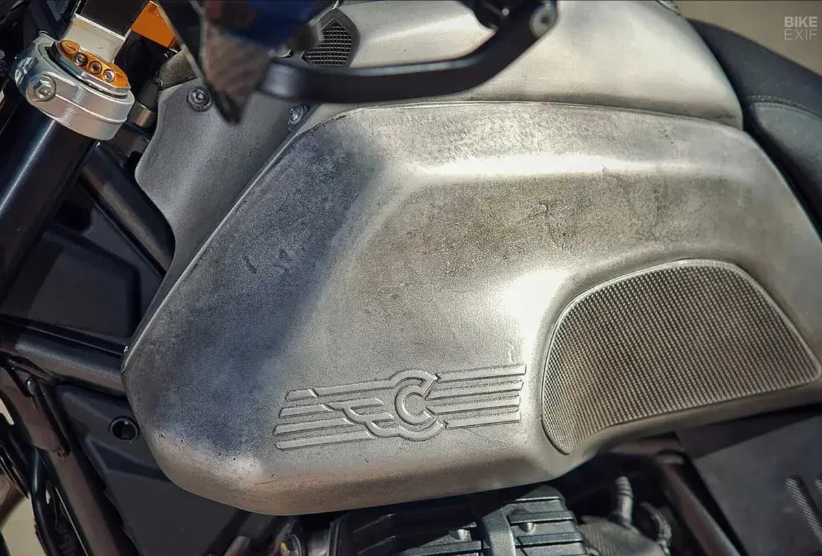 Una V85 TT da Dakar: la Moto Guzzi che sognavamo esiste già? (7)