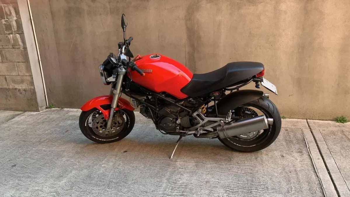 Ducati Monster 600 Dark (1998 - 01) (2)