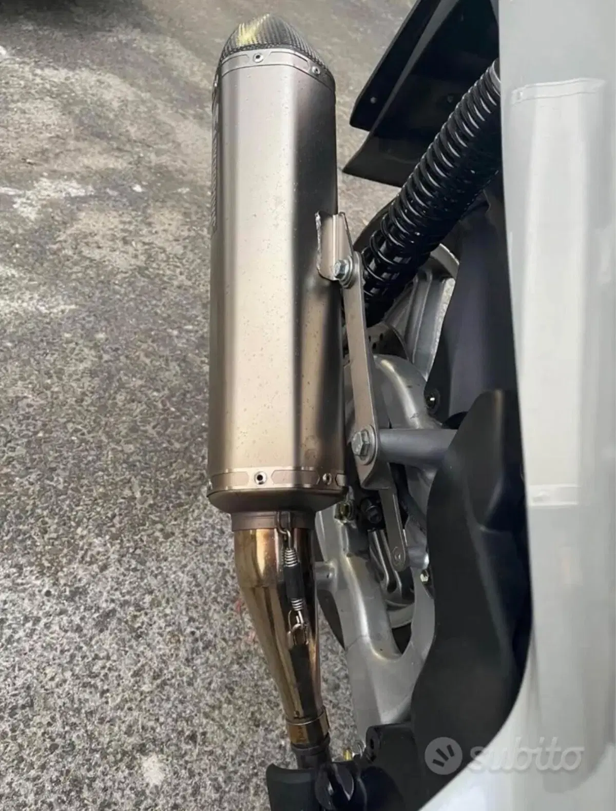 Akrapovic scarico Honda SH300 anno 2017, ha percor (2)