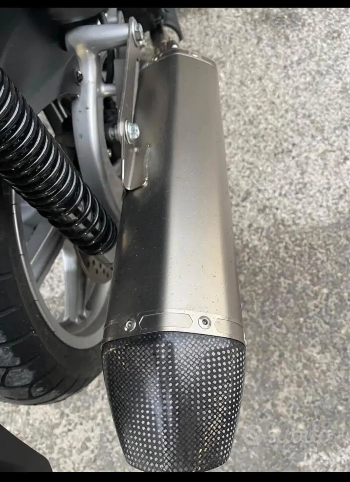 Akrapovic scarico Honda SH300 anno 2017, ha percor (3)