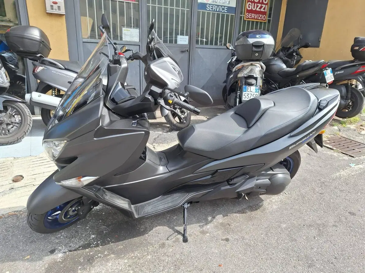 Suzuki Burgman 400 (2022 - 24) (2)