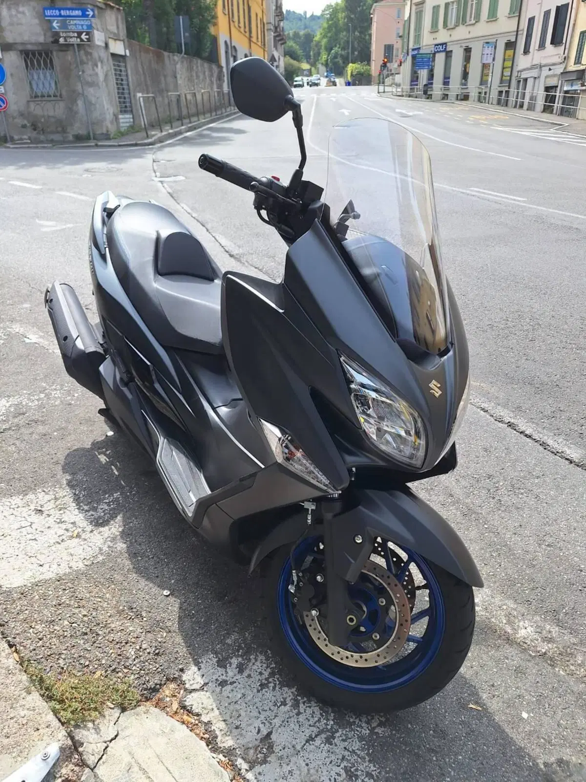 Suzuki Burgman 400 (2022 - 24) (3)