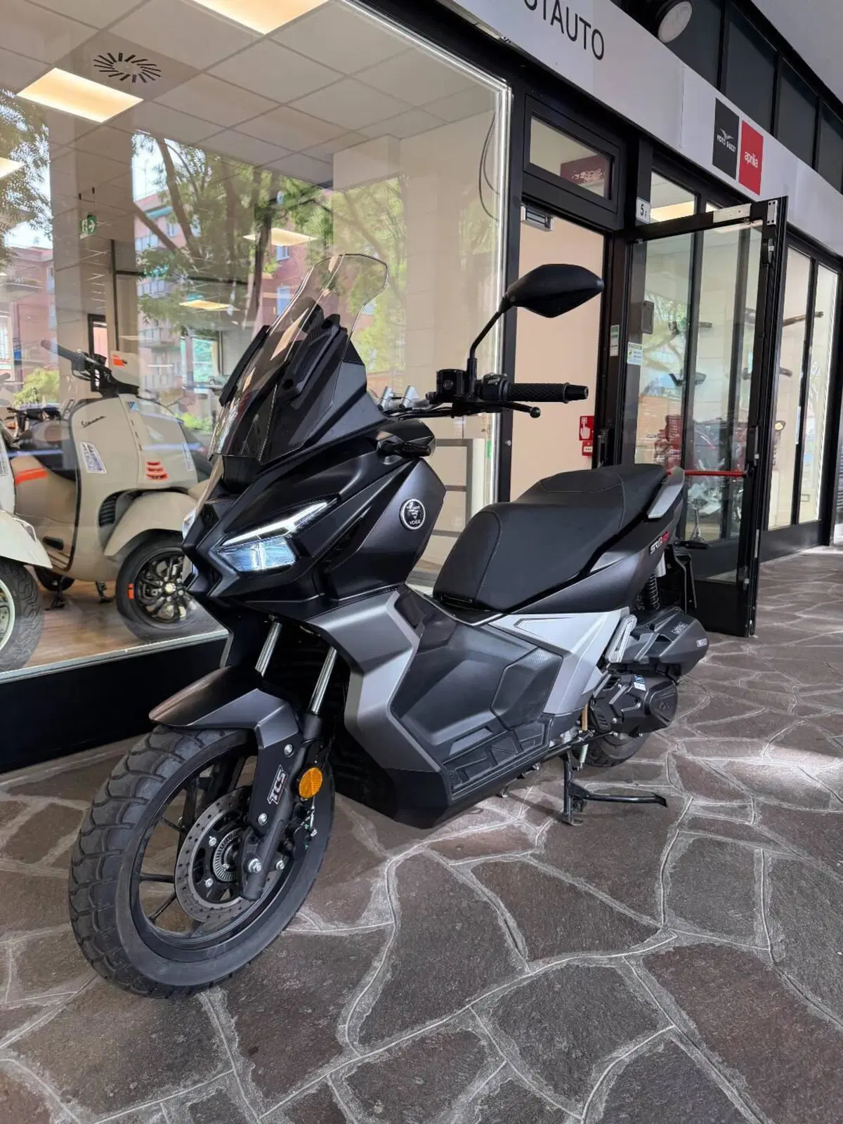 Voge Sfida SR2 ADV (2026) (3)