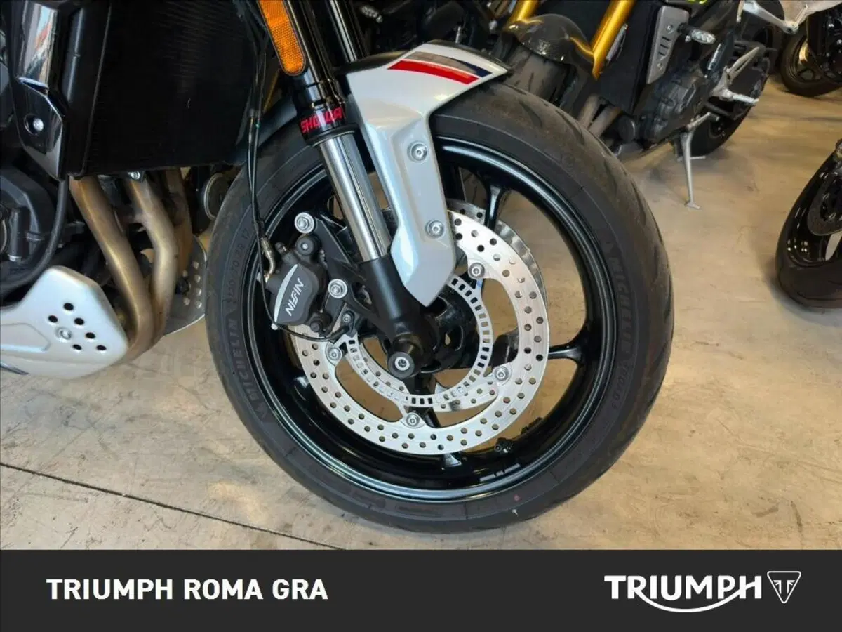 Triumph Trident 660 Triple Tribute Edition (2024) (7)